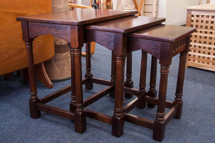 Nest of tables set of 3