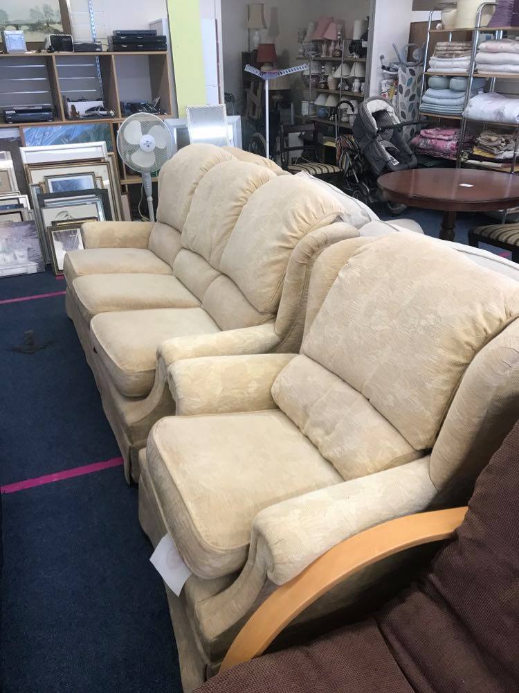 Gplan 3 seater sofa and 2 matching chairs in Summer Cream. Very comfortable.